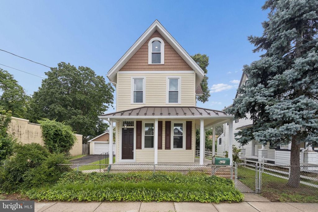 423 W BROAD ST, Palmyra, NJ 08065