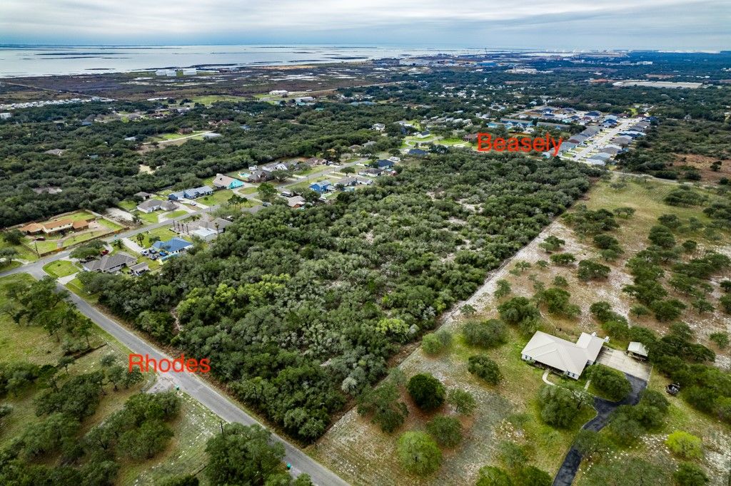 822 W Beasley Ave, Aransas Pass, TX 78336 — photo 2