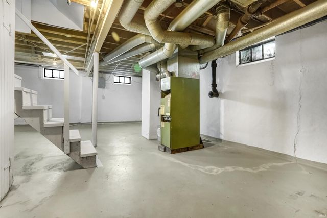 1300 S Bedford Avenue, Evansville, IN 47713