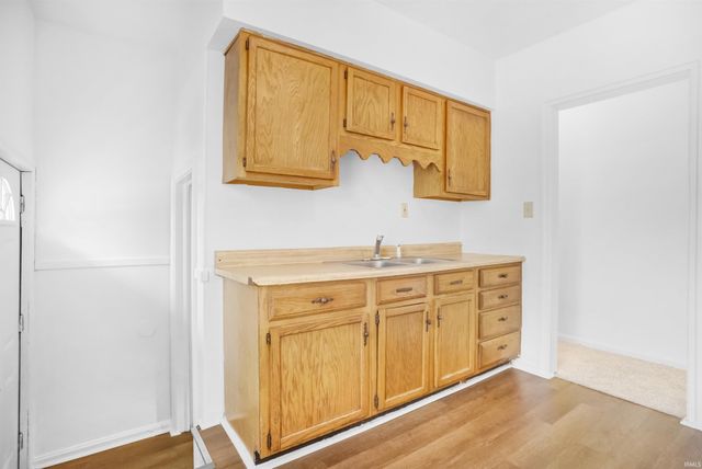 1300 S Bedford Avenue, Evansville, IN 47713