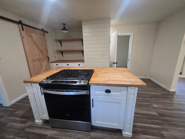 10601 Lime Kiln Rd, Grass Valley, CA 95949