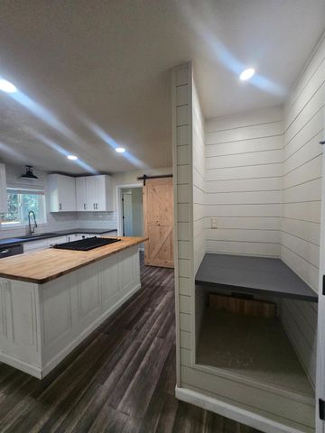 10601 Lime Kiln Rd, Grass Valley, CA 95949