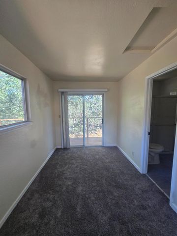 10601 Lime Kiln Rd, Grass Valley, CA 95949
