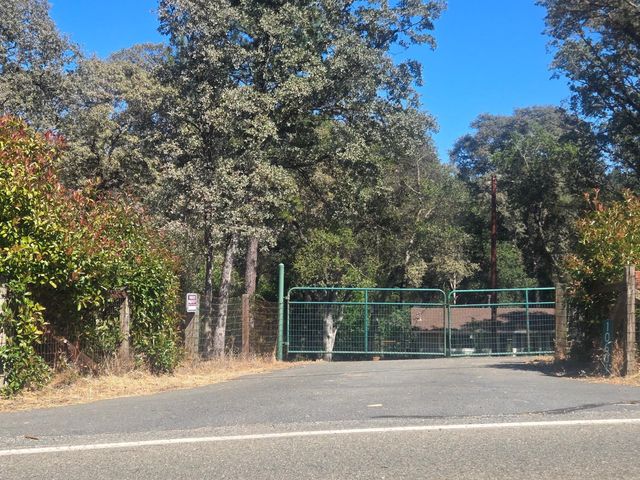 10601 Lime Kiln Rd, Grass Valley, CA 95949