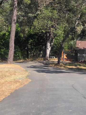 10601 Lime Kiln Rd, Grass Valley, CA 95949