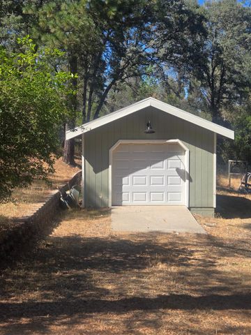 10601 Lime Kiln Rd, Grass Valley, CA 95949