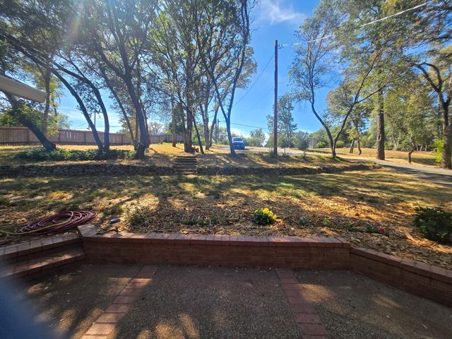 10601 Lime Kiln Rd, Grass Valley, CA 95949