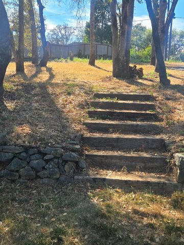 10601 Lime Kiln Rd, Grass Valley, CA 95949