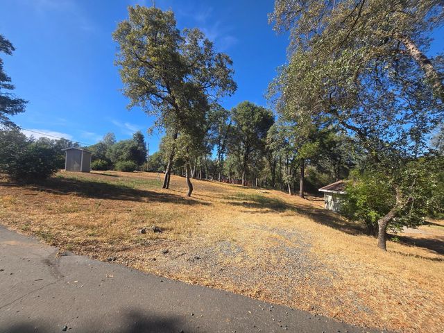 10601 Lime Kiln Rd, Grass Valley, CA 95949