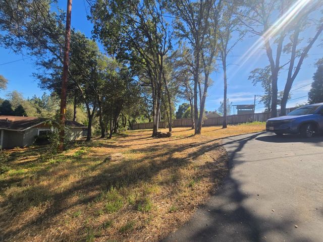 10601 Lime Kiln Rd, Grass Valley, CA 95949