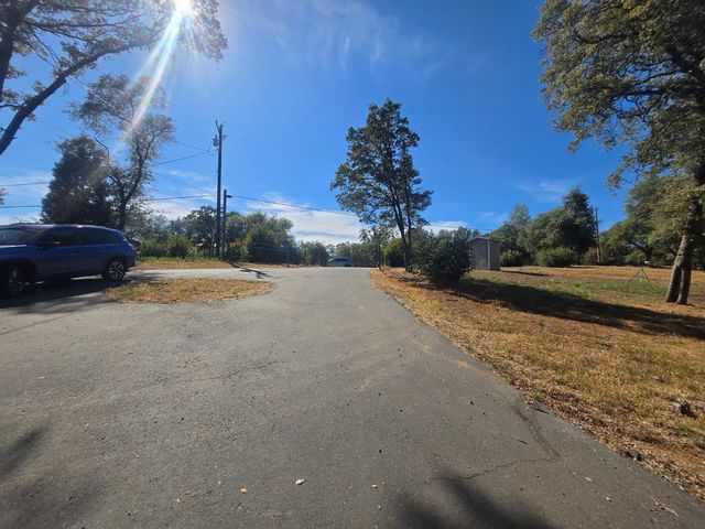 10601 Lime Kiln Rd, Grass Valley, CA 95949