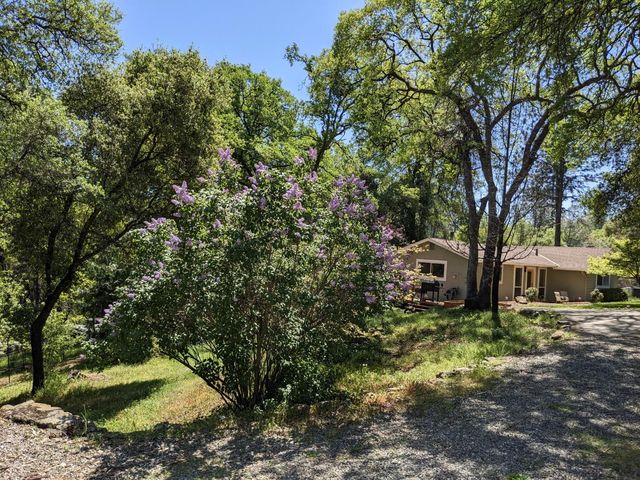 10601 Lime Kiln Rd, Grass Valley, CA 95949