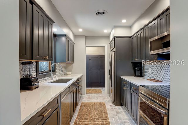 55 Wood Duck Rd, Hilton Head Island, SC 29928