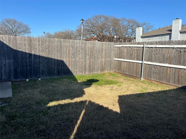 111 Peachtree Court C, Kennedale, TX 76060