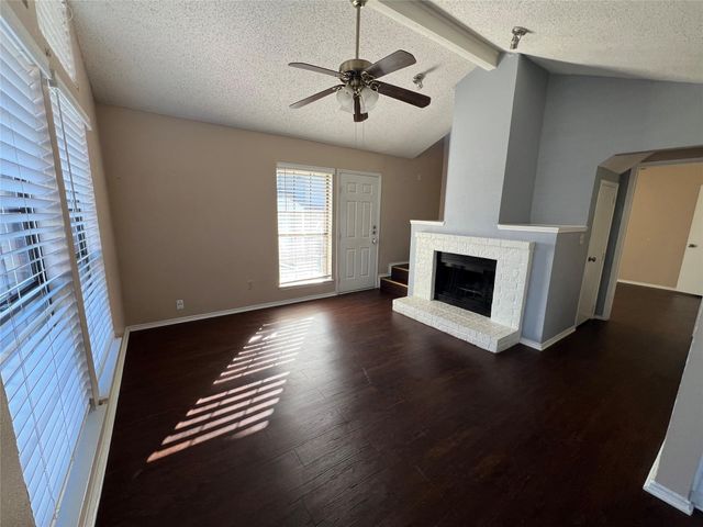 111 Peachtree Court C, Kennedale, TX 76060