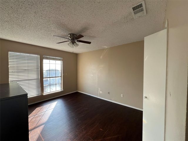 111 Peachtree Court C, Kennedale, TX 76060