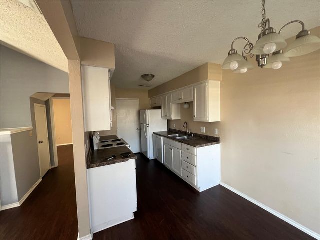 111 Peachtree Court C, Kennedale, TX 76060
