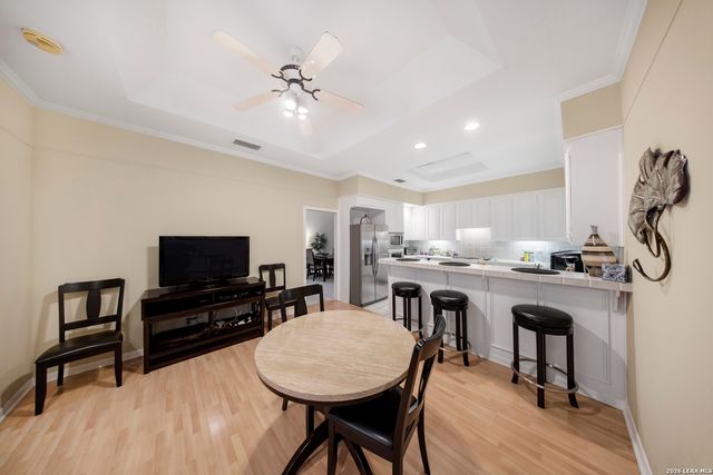 8000 Donore Pl Apt 10, San Antonio, TX 78229