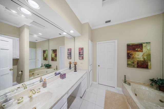 8000 Donore Pl Apt 10, San Antonio, TX 78229