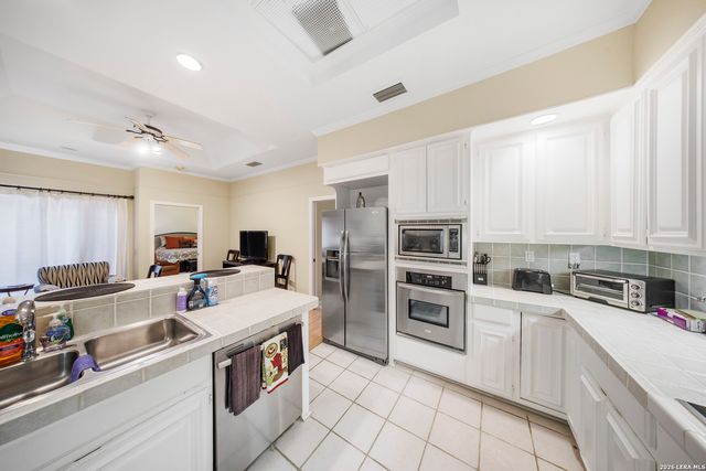 8000 Donore Pl Apt 10, San Antonio, TX 78229