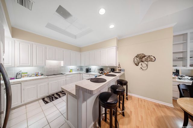 8000 Donore Pl Apt 10, San Antonio, TX 78229