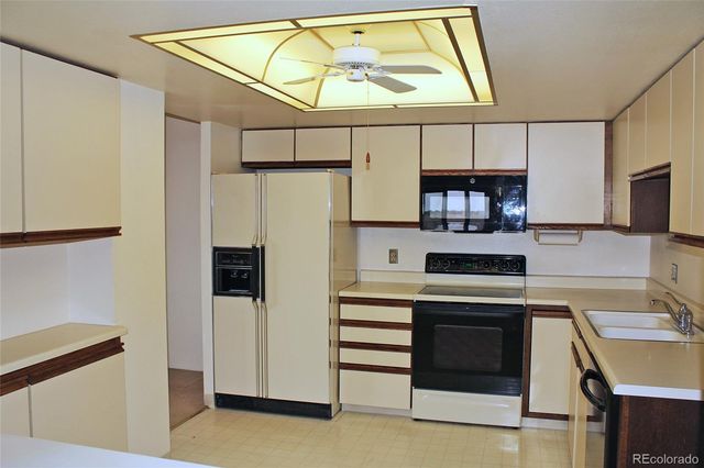 13850 E Marina Drive 101, Aurora, CO 80014