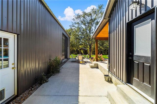 7196 South County Road 458, Normangee, TX 77871