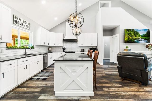 7196 South County Road 458, Normangee, TX 77871