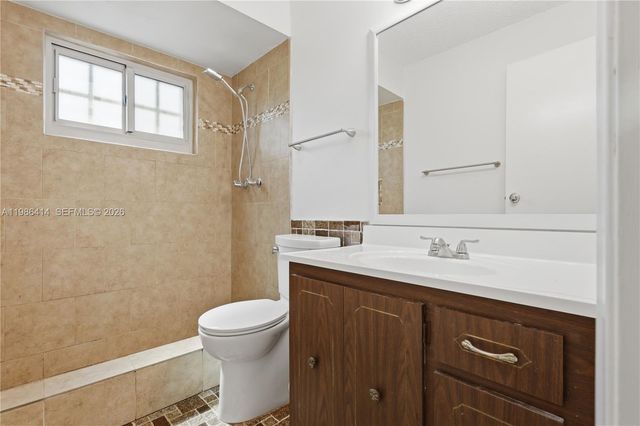 4512 SW 27th Ter, Dania Beach, FL 33312