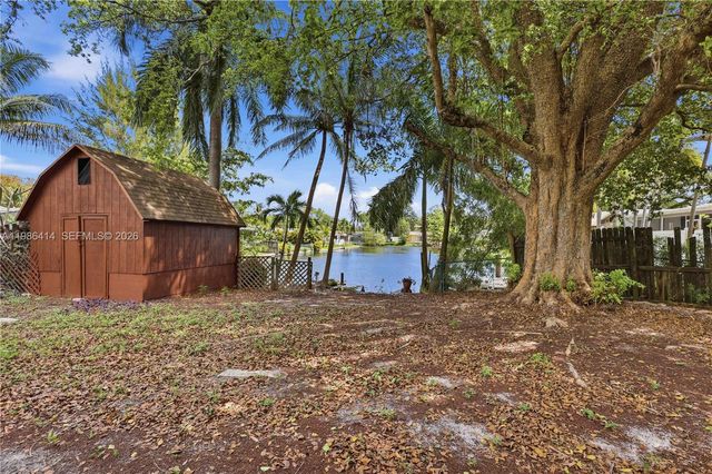 4512 SW 27th Ter, Dania Beach, FL 33312