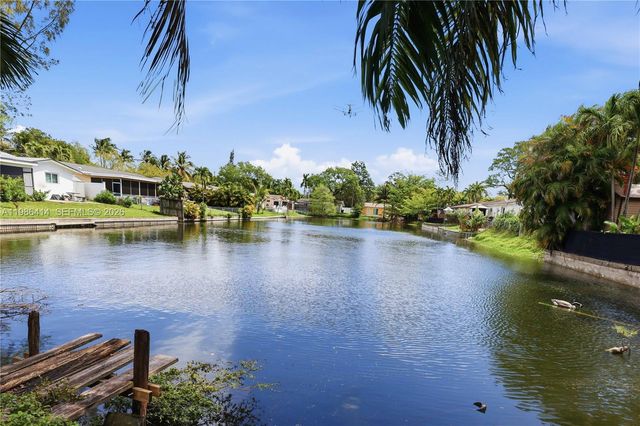 4512 SW 27th Ter, Dania Beach, FL 33312