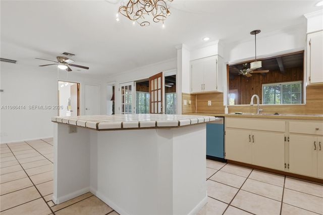 4512 SW 27th Ter, Dania Beach, FL 33312