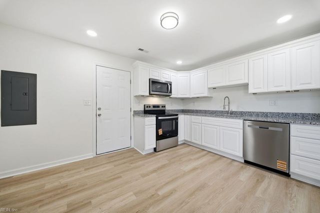 503 Stalham RD, Chesapeake, VA 23325