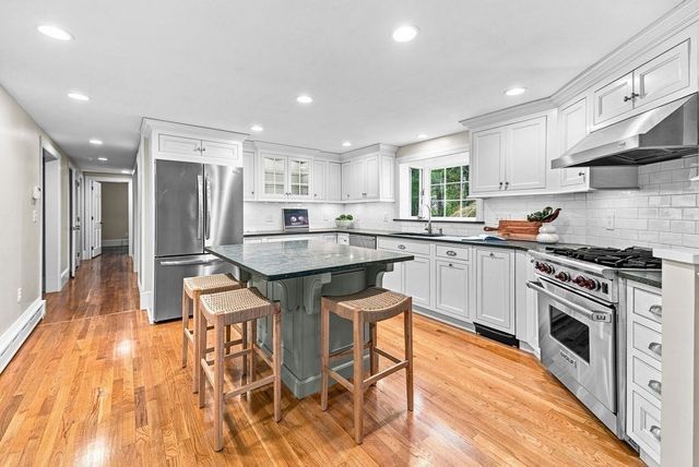 8 Lebaron Way, Mattapoisett, MA 02739