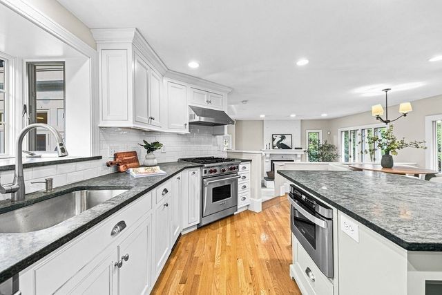 8 Lebaron Way, Mattapoisett, MA 02739