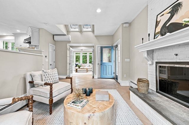 8 Lebaron Way, Mattapoisett, MA 02739
