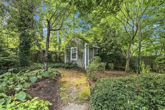 8 Lebaron Way, Mattapoisett, MA 02739