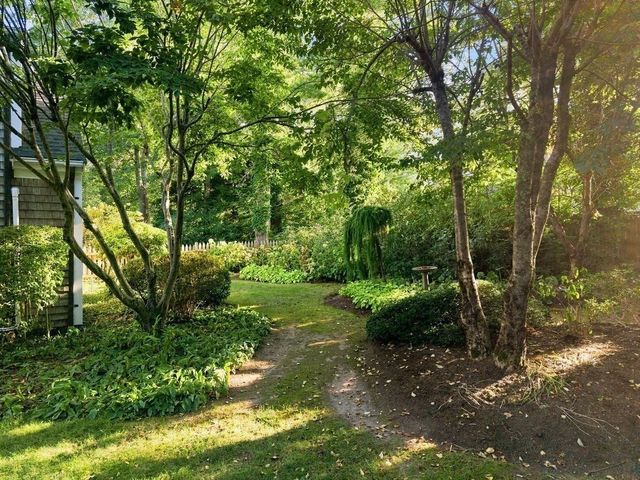 8 Lebaron Way, Mattapoisett, MA 02739