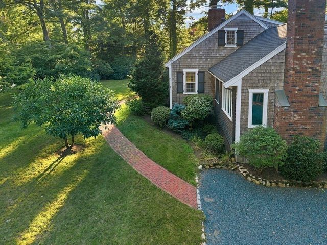 8 Lebaron Way, Mattapoisett, MA 02739