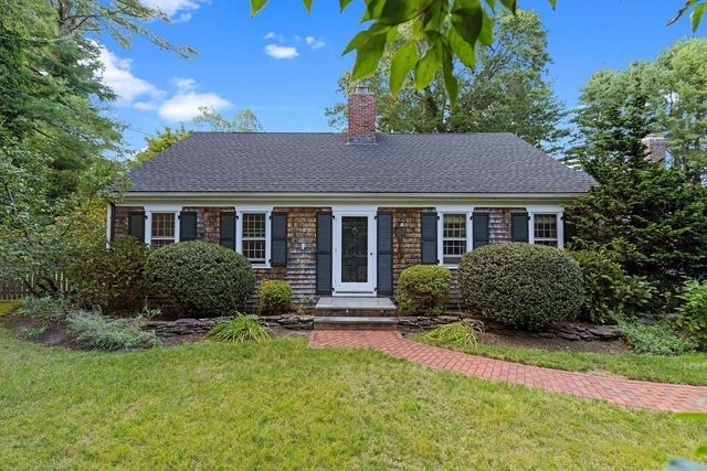 8 Lebaron Way, Mattapoisett, MA 02739