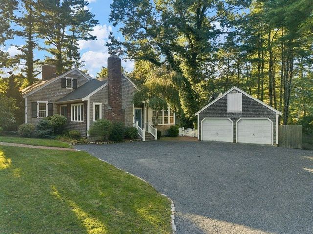 8 Lebaron Way, Mattapoisett, MA 02739