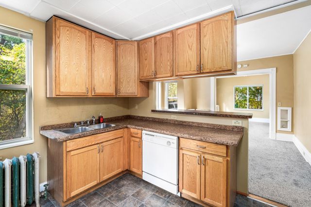 1324 E 2nd Street, Duluth, MN 55805