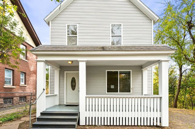 1324 E 2nd Street, Duluth, MN 55805