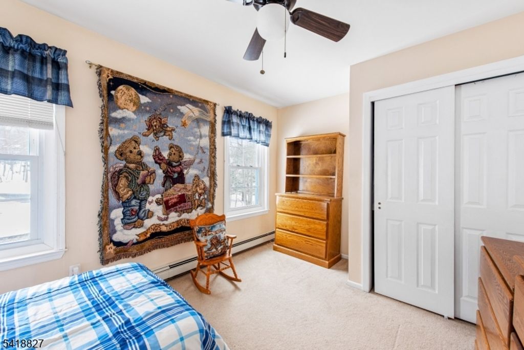 Image 18 of property listing at 20 Windjammer Dr, Jefferson Twp., NJ 07849