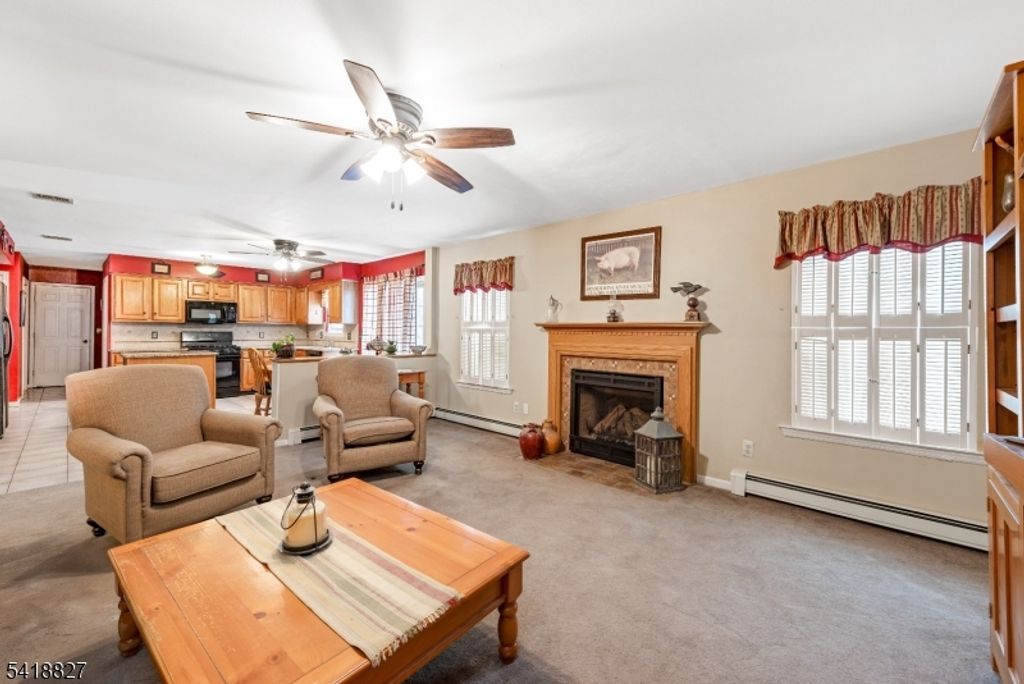 Image 6 of property listing at 20 Windjammer Dr, Jefferson Twp., NJ 07849