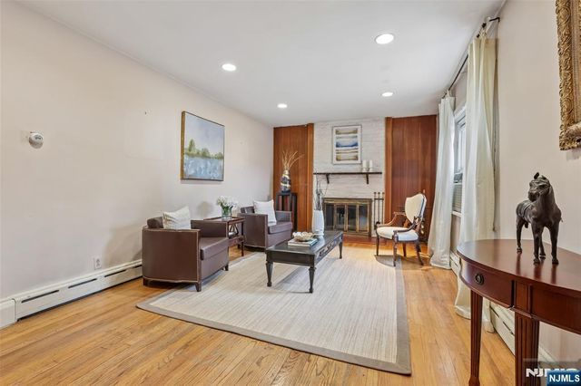 513 Chestnut Place, Teaneck, NJ 07666