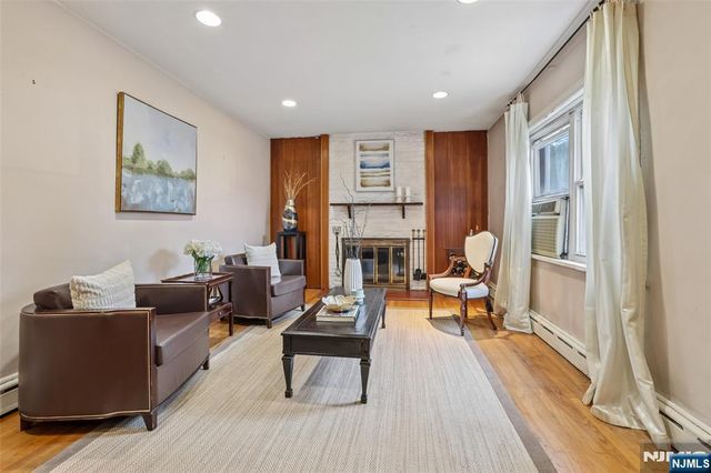 513 Chestnut Place, Teaneck, NJ 07666