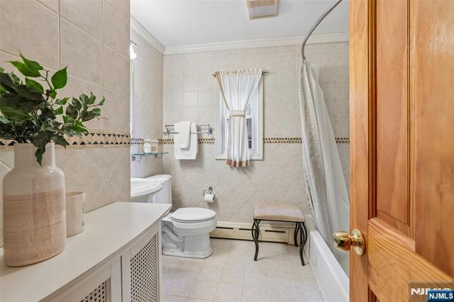 513 Chestnut Place, Teaneck, NJ 07666