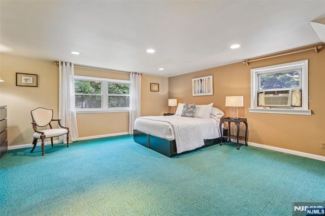 513 Chestnut Place, Teaneck, NJ 07666