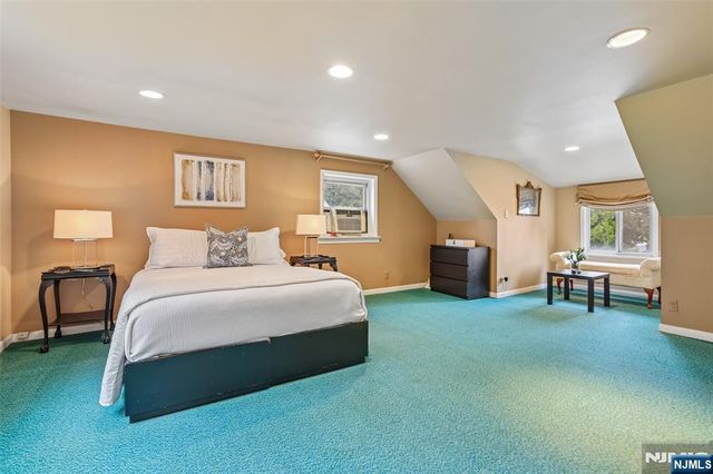 513 Chestnut Place, Teaneck, NJ 07666